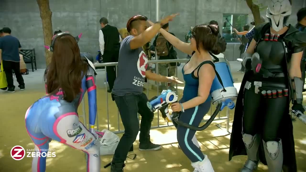 d.va. funny. butt. overwatch cosplay. anime. overwatch. fanimecon 2016. twe...