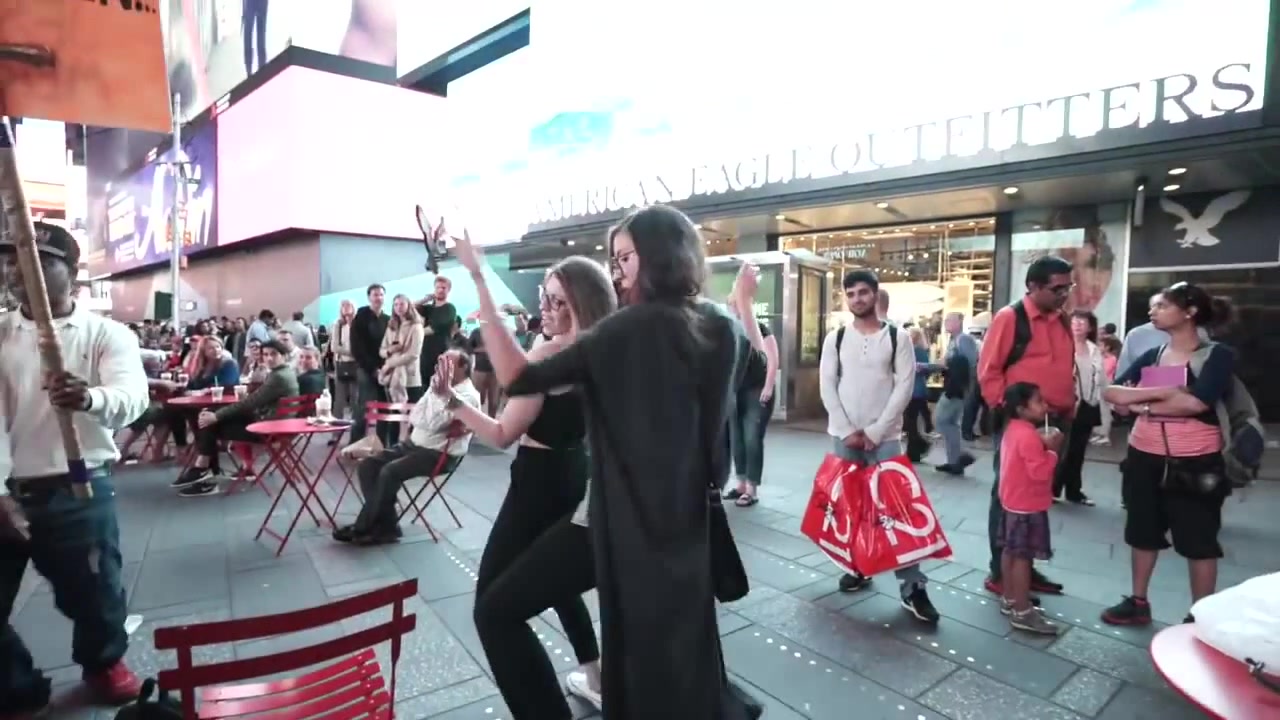 Dance like no ones watching - Coub
