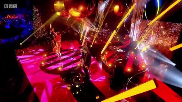 Sophie Ellis-Bextor - Crying at the Discotheque. The Graham Norton Show ...