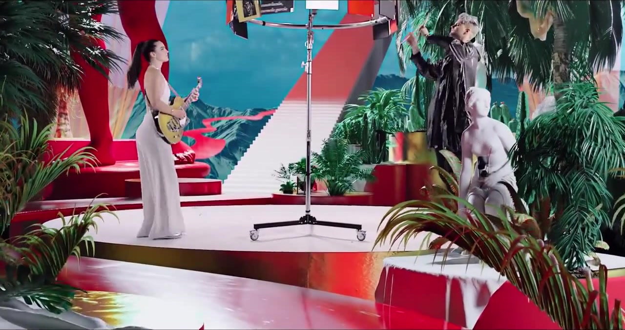 SOFI TUKKER Drinkee Official Video Coub sofi-tukker-drinkee-official-video-coub