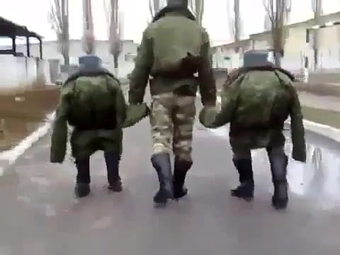 Карлик в военкомате. Солдат прикол.