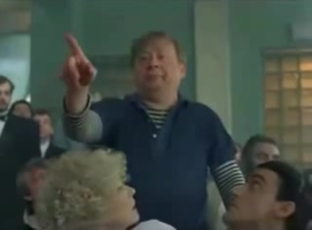 Пидор сосет в машине