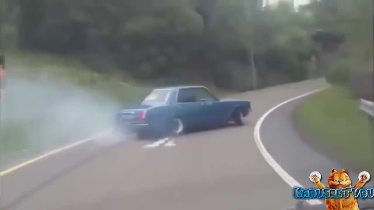 Watch this driver perfect the Norwegian drift, car drifting meme