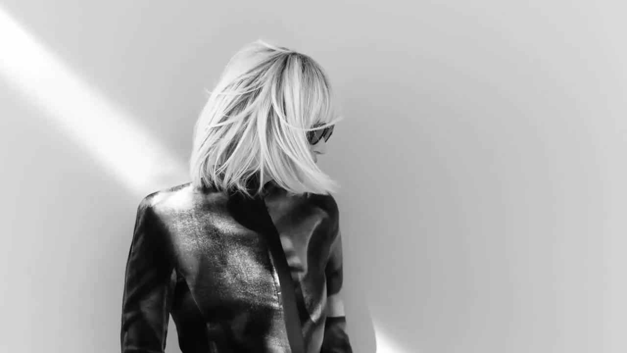 Armani FW 1920 Campaign starring Kate Moss Coub(02)