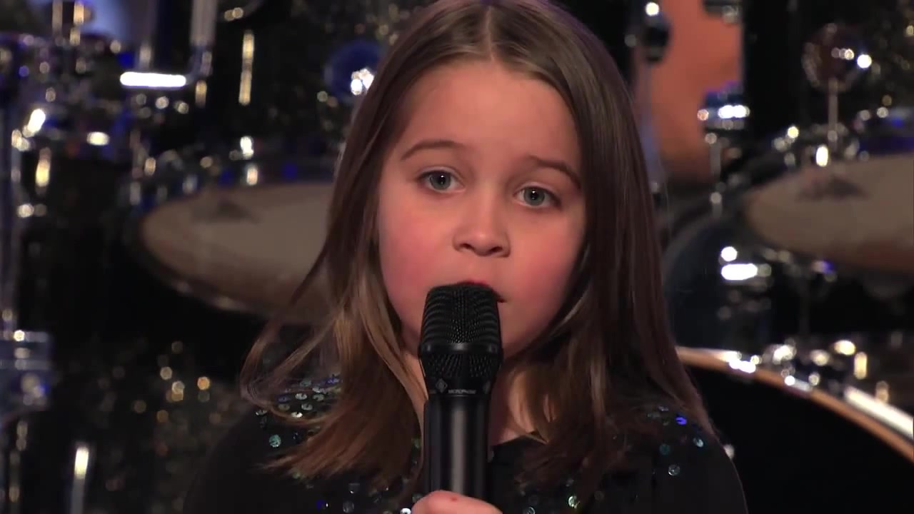 6YearOld Aaralyn Screams Her Original Song, Zombie Skin America's