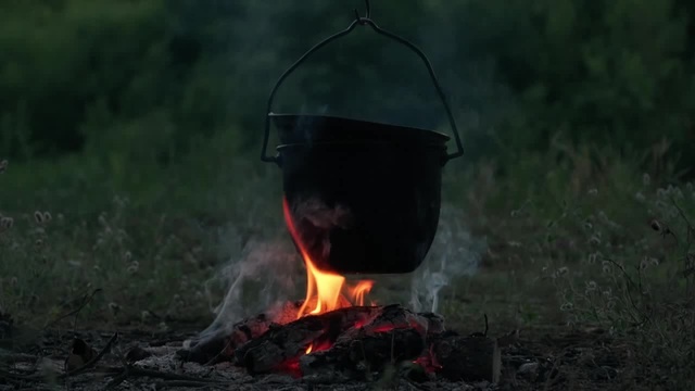 Походный костер фото