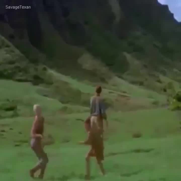 Earrap Jurassic Park Running of the dinos #earrape #jurassicpark - Coub