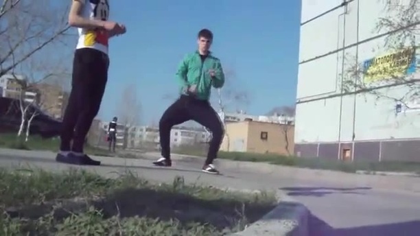 Серега танцует. Серега танцует
