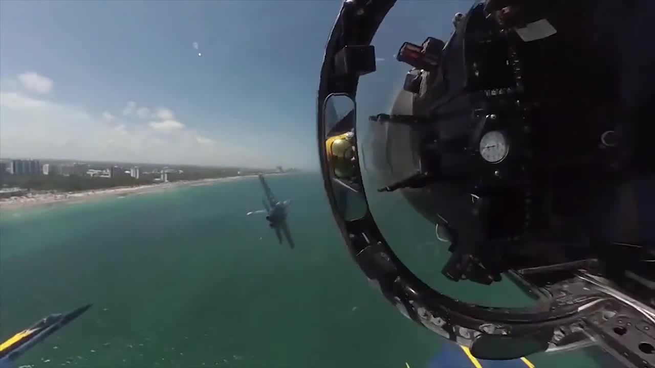 Amazing Cockpit View! US Navy Blue Angels Team Highlights - Coub