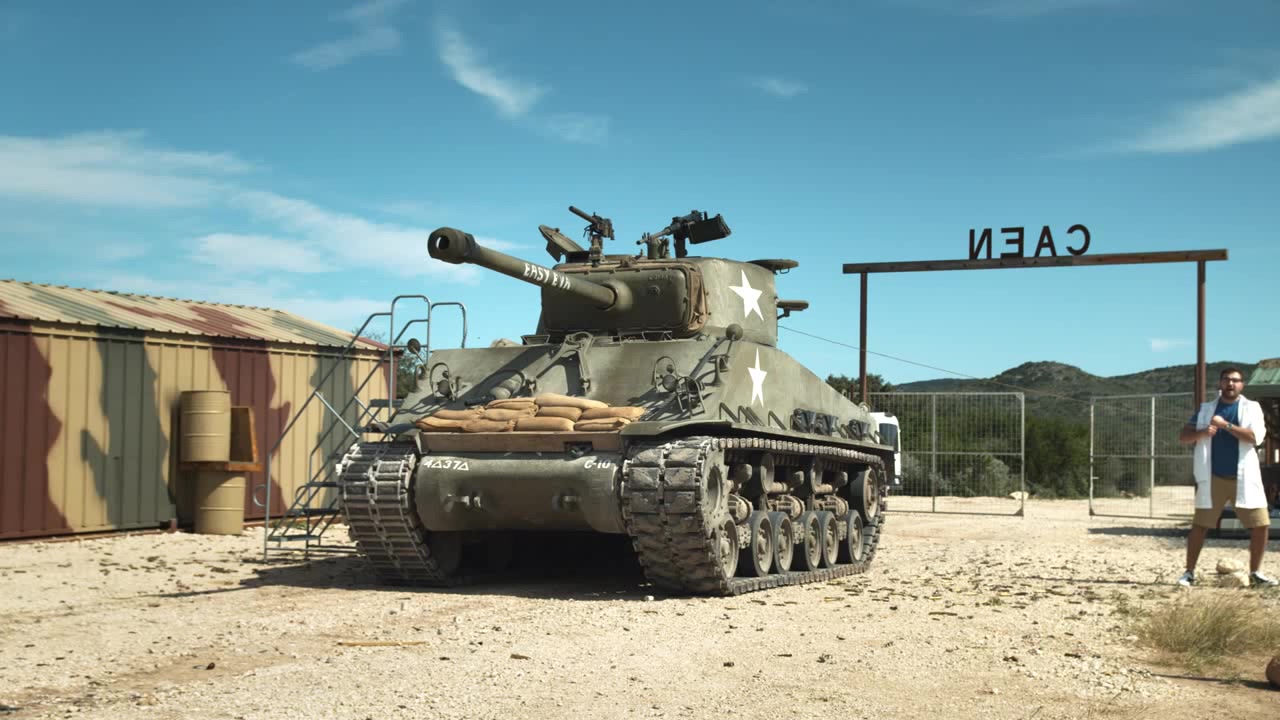 WWII Tanks Firing in Slow Motion Coub