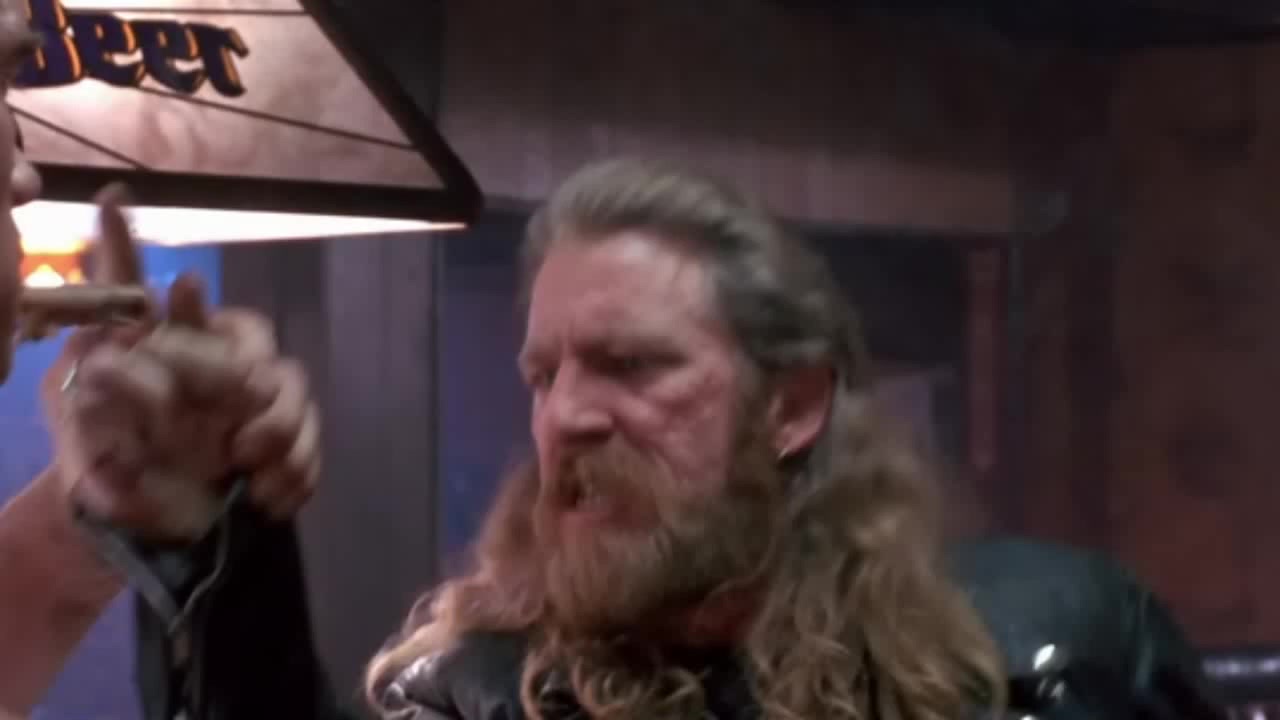 Шварценеггер терминатор 2 в баре. Сцена в баре терминатор 1. Tech noir терминатор. Сцена в баре терминатор 1. Терминатор выходит из бара.