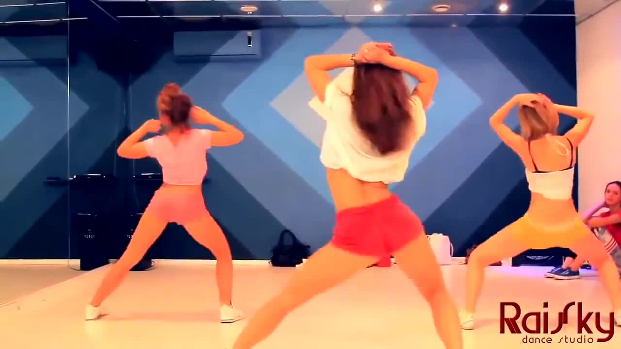 3:06 booty dance(TWARK) трясут попой - Coub - The Biggest Video Meme  Platform