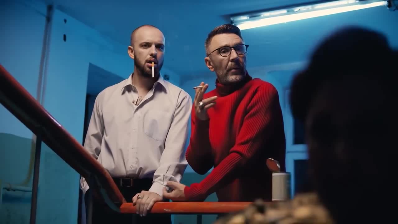 Шнуров новый клип. Балалайка ленинград. Балалайка ленинград. Балалайка ленинград. Клип шнура балалайка.