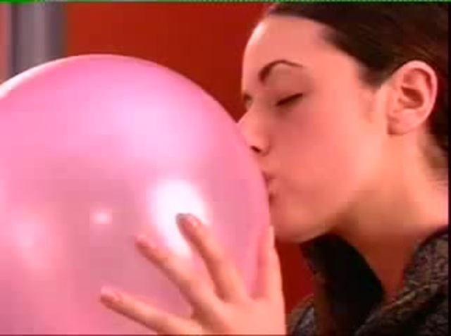 Kissing balloon kisses what ?