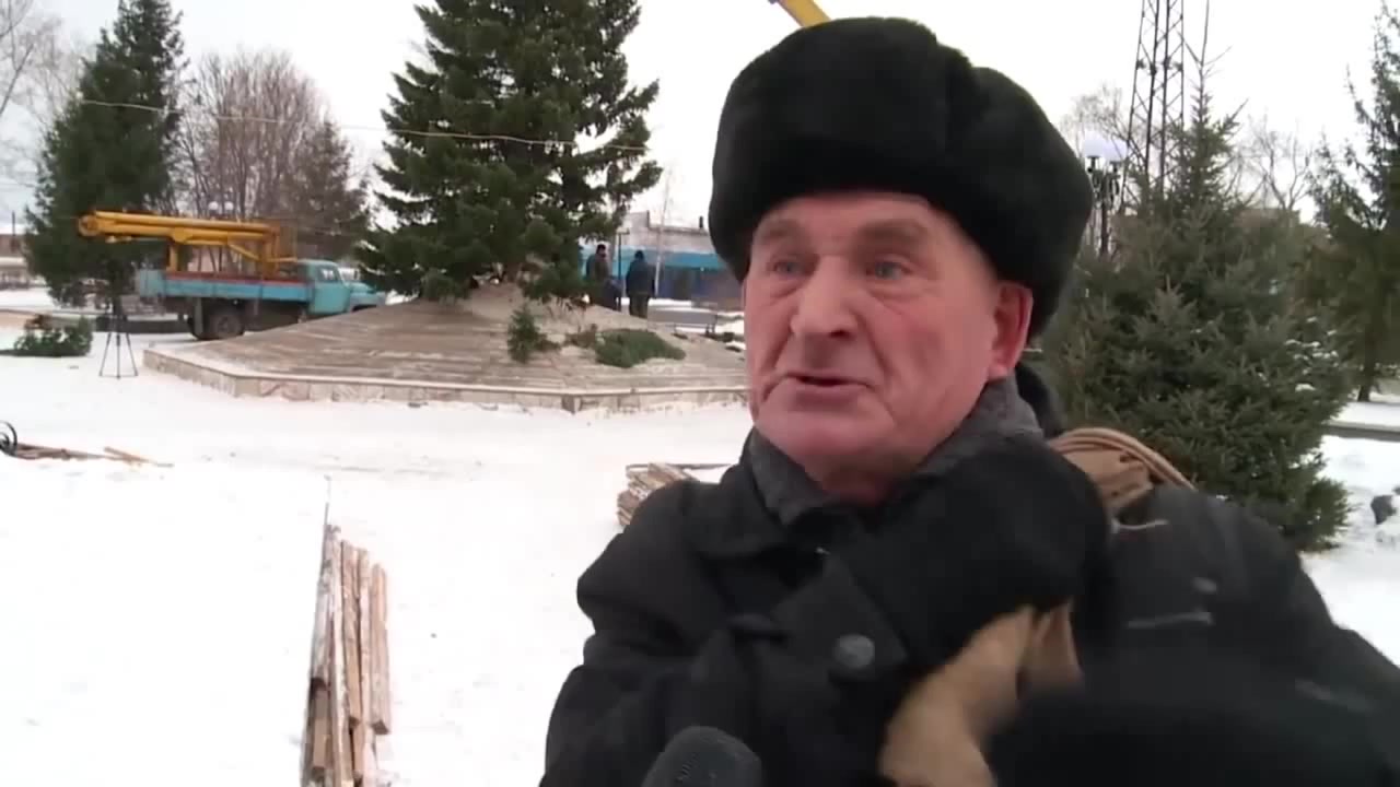 Ёлочка мне нравится (песня пародия), пенсионер из Бийска, дедушка и елочка  - Coub - The Biggest Video Meme Platform