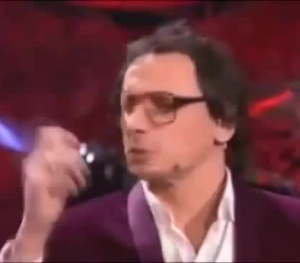 Цолькин картинка. Цолькин картинка. Стена из календаря майя. Календарь майя мем. Конец календаря майя.
