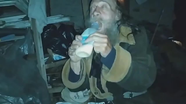 Мем не дают в темноте сгущенки