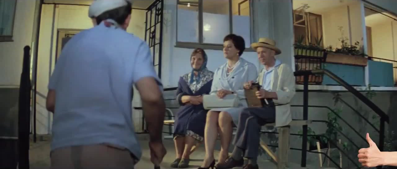 По вечерам не ездят. Наши люди в булочную. По вечерам не ездят. Папанов такси бриллиантовая рука. Бриллиантовая рука отключим газ мордюкова.