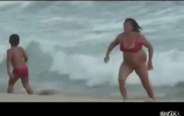 fat woman struggling with the waves Coub The Biggest Video