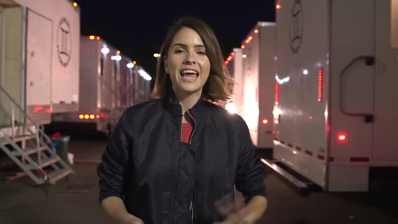 Shelley Hennig - Coub