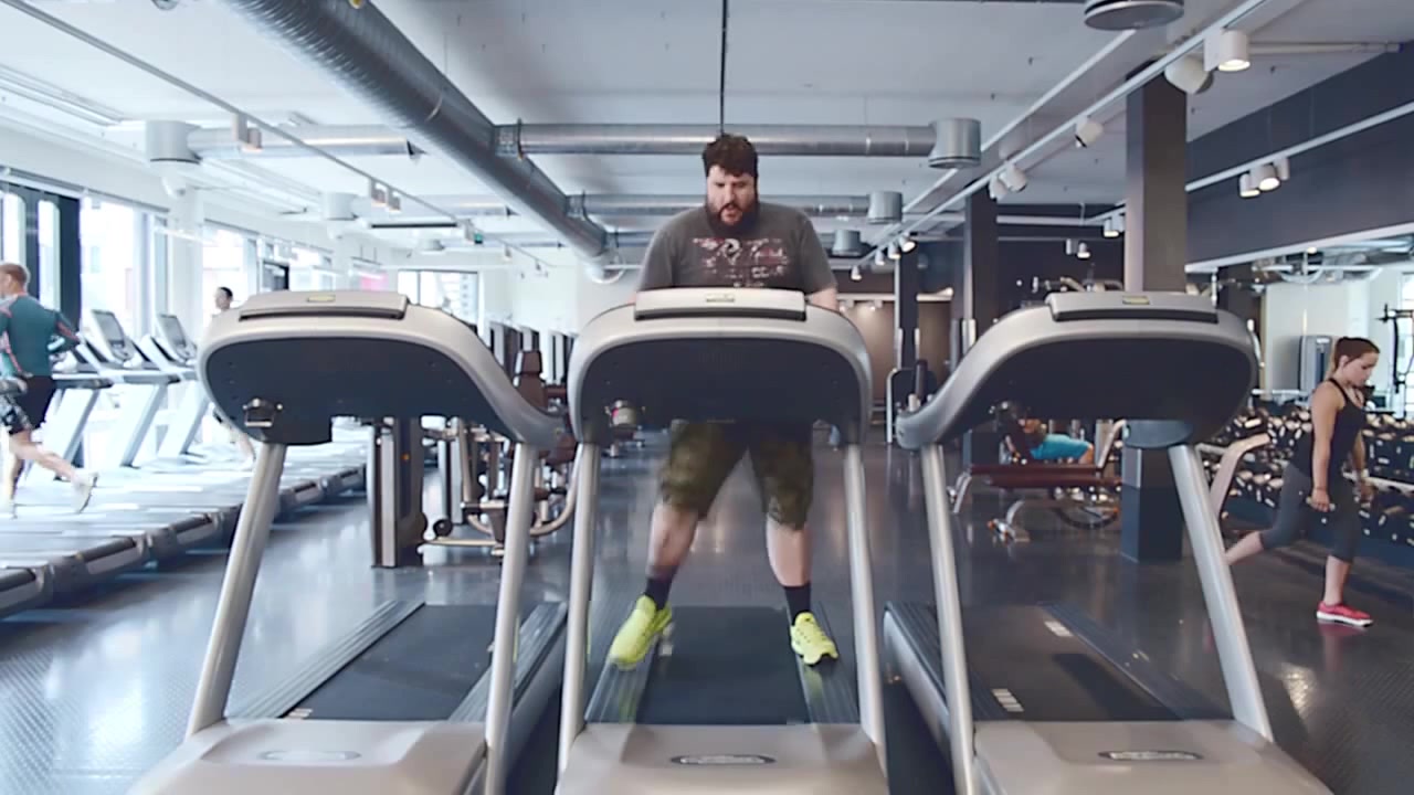 Спорт коуб. Беговая дорожка. Разминка на беговой дорожке. Автобус спортзал. Лето фитнес коуб.