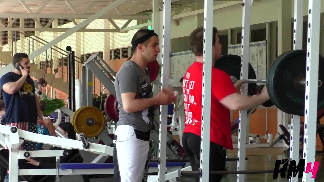 Гей в качалке / Epic Gay in the Gym Prank - Coub - The Biggest Video Meme  Platform