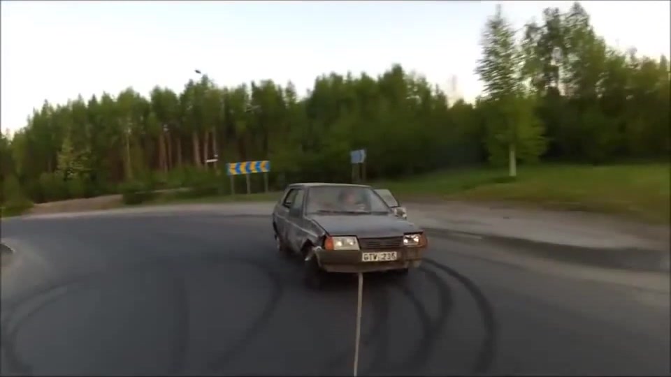 А мой парень едет